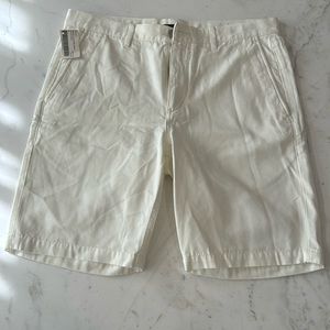 Theory Hayden Camarillo Short Off White NWT Never Worn Size 31 9" Inseam